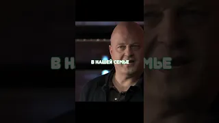 Дед проиграл свою машину внуку😂 #Shorts #Фильмы #топ