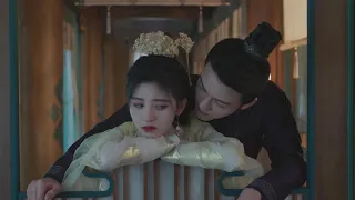 Li Qian was jealous and molested the princess and carried her to bed.