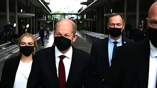 Scholz nach Ermittlungen wegen Geldwäsche unter Druck | AFP