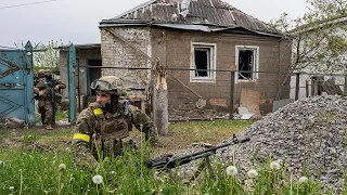 Ukraine: Russians withdraw from around Kharkiv, batter east