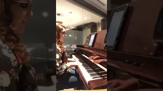 Piano Man - Billy Joel (Maria D’Luz Acoustic Cover) Live at the Instrata