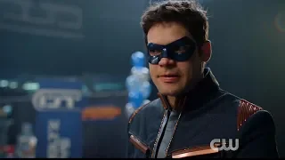 Supergirl 5x11 Winn is back from the future