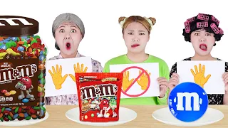 NO HANDS VS ONE HAND VS TWO HANDS EATING CHALLENGE! 하이유의 손 안 쓰기 VS 한 손 VS 두 손 푸드 챌린지 | HIU 하이유