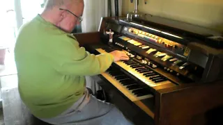 Mike Reed plays "Laura" and "Tenderly" on his mellow Hammond Grandee Organ