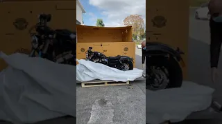 Unboxing Harley Davidson sportser 48