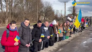 У Золочівському районі люди навколішки зустрічали тіло 21-річного воїна