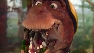 Roy comendo de boca aberta (Família Dinossauros)