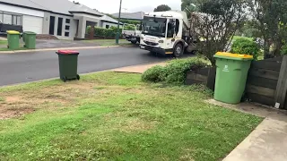 Ipswich garbage (scooping)