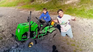 Finding Secret Key for New Toy in Deep Mud | Tractors for kids