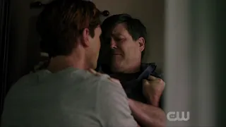 Riverdale 4x01 Archie Confronts His Father's Killer