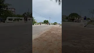 Movimiento sobre el puente del canal de la carretera a la playa Cuba Caibarién.