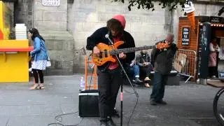 Street musician Maximón at Edinburgh Fringe Festival 2014