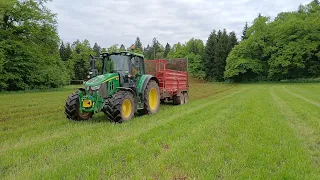 spreading manure/(Gnojenje za koruzo)/Kmetija Pr Janež