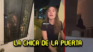 LA CHICA DE LA PUERTA