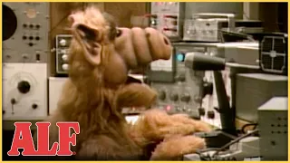ALF Calls the President of the United States 🇺🇸 | S1 Ep4 Clip