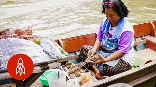 Sit Down for a Meal in Thailand’s Floating Markets