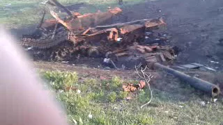 Укропский танк после попадания ракеты ЛНР