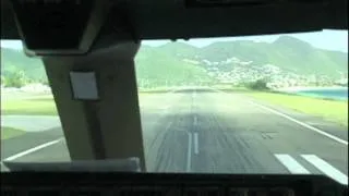 BOEING 747-400 makes super fast takeoff from ST MAARTEN Airport!