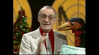 Rod Hull and Emu on Bullseye Christmas Special (23rd December 1984)