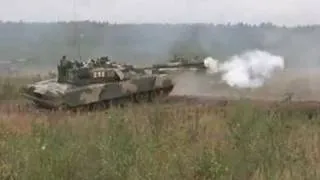 T-80 Russian main battle tank can hit moving targets and operate under water Video RIA Novosti.mp4