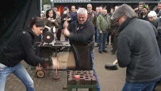 TOOLPORT schmiedet mit Heinz Hoenig für den Frieden