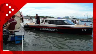 No Grandi Navi, manifestanti spruzzano polizia con fucili ad acqua