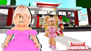 LA PRINCESSE HARCELÉE À L'ÉCOLE SUR BROOKHAVEN RP ROBLOX