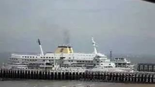 Oleander entering port of Oostende