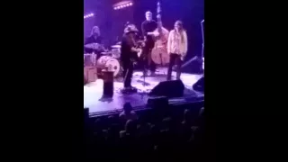 Chris Stapleton covers Silver Wings