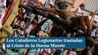 Los Caballeros Legionarios trasladan al Cristo de la Buena Muerte