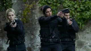 the Boyfriend becomes hostage #5 -  Priyanka Chopra/Alex Parrish - Quantico (tv series)