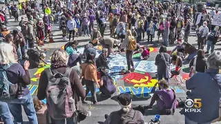 Ukraine Supporters Rally in SF But Disagree Over NATO