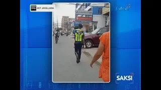 Saksi: Traffic constable na kumarga sa bata para isugod sa ospital, umani ng papuri