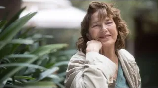 Jane Birkin : ses confidences sur les jeux glauques dans un cimetière de ses filles...