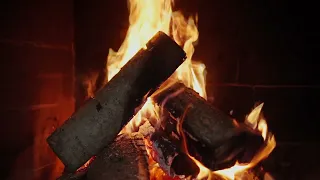 🔥 4K Relaxing Fireplace with Crackling Fire Sounds For 30 Minutes