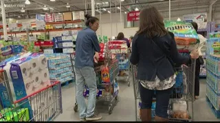 Stores slammed with crowds panic buying during coronavirus outbreak