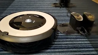 iRobot Roomba e5 e5152 docking on charging station