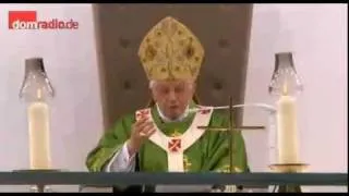 Papst Benedikt XVI. predigt im Olympiastadion