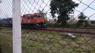 dupla de locomotiva U20C    1 NAMÍBIA uma da ALL ea outra pintanda na cor da RUMO parte1.