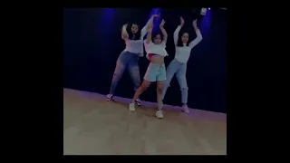 sonal vichare dance with her friends