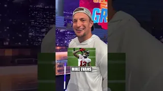 Gronk decided which NFL players he could beat in a UFC octagon 😂👊
