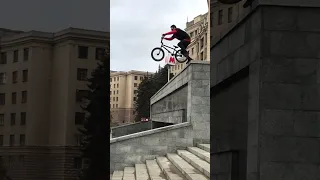 Прыгнул с крыши метро на бмх #bmx #bmxstreet #shorts #бмх #бмхстрит