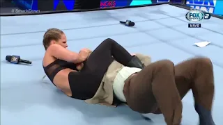 Ronda Rousey ataca a Adam Pearce por insultarla - WWE Smackdown 02/09/2022 (En Español)