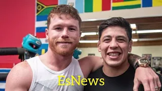 EPIC CANELO SHOWING BRANDON MORENO SOME BOXING MOVES - ESNEWS BOXING