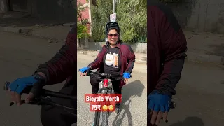 Delhi Metro Lady Riding a ₹75,000 Cycle 😳