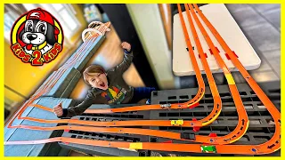 Kids Build🏎 LONGEST MINECRAFT RACE WITH ALL OUR HOT WHEELS TRACK