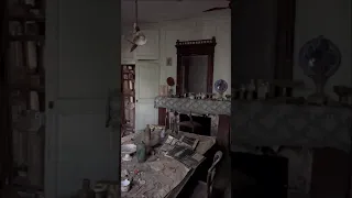 Abandoned Mansion Full of Antiques