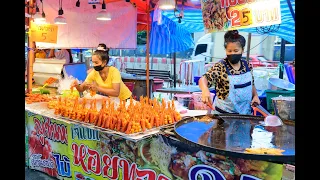[4K] Street food at front of "Imperial World Lat Phrao" shopping mall, Bangkok
