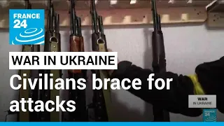 War in Ukraine: In Kyiv outskirts, civilians brace for attacks • FRANCE 24 English