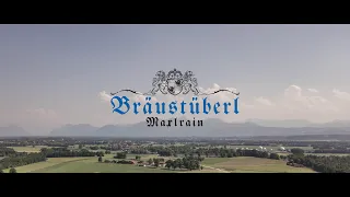 Biergarten vom Maxlrain Bräustüberl , der perfekte Ort für bayrisches Essen!